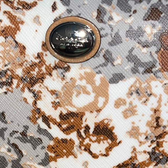 Cute! Coach Wristlet - Picture 4 of 12